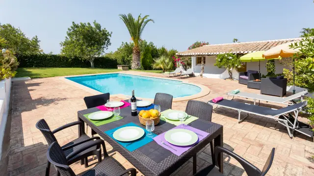 7 nopți la Villa for 8 Guests in Guia, fotografia 6