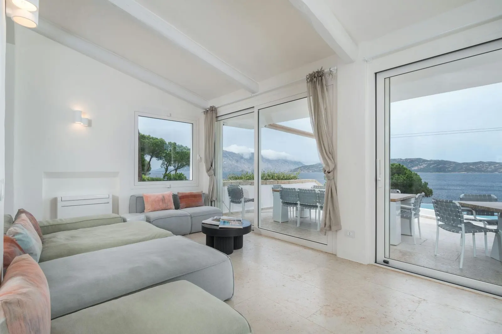 8-Bedroom Villa with Heated pool, Santu Diadòru/San Teodoro, Sardinia, photo 15