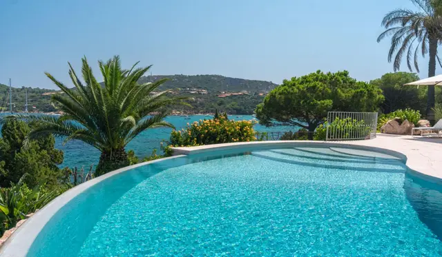 7 nopți la 8-Bedroom Villa with Heated pool, Santu Diadòru/San Teodoro, Sardinia