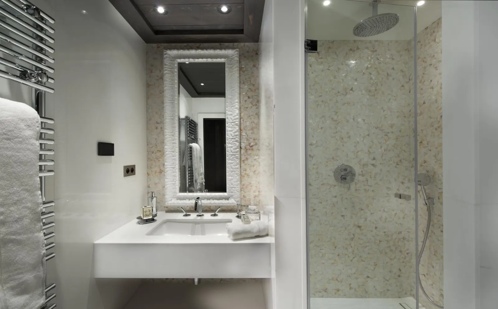 Chalet cu piscină încălzită și jacuzzi în Courchevel, fotografia 25