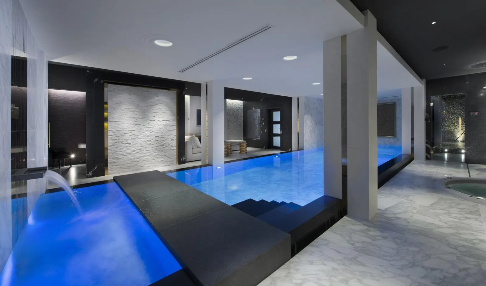 Chalet cu piscină încălzită și jacuzzi în Courchevel, fotografia 27