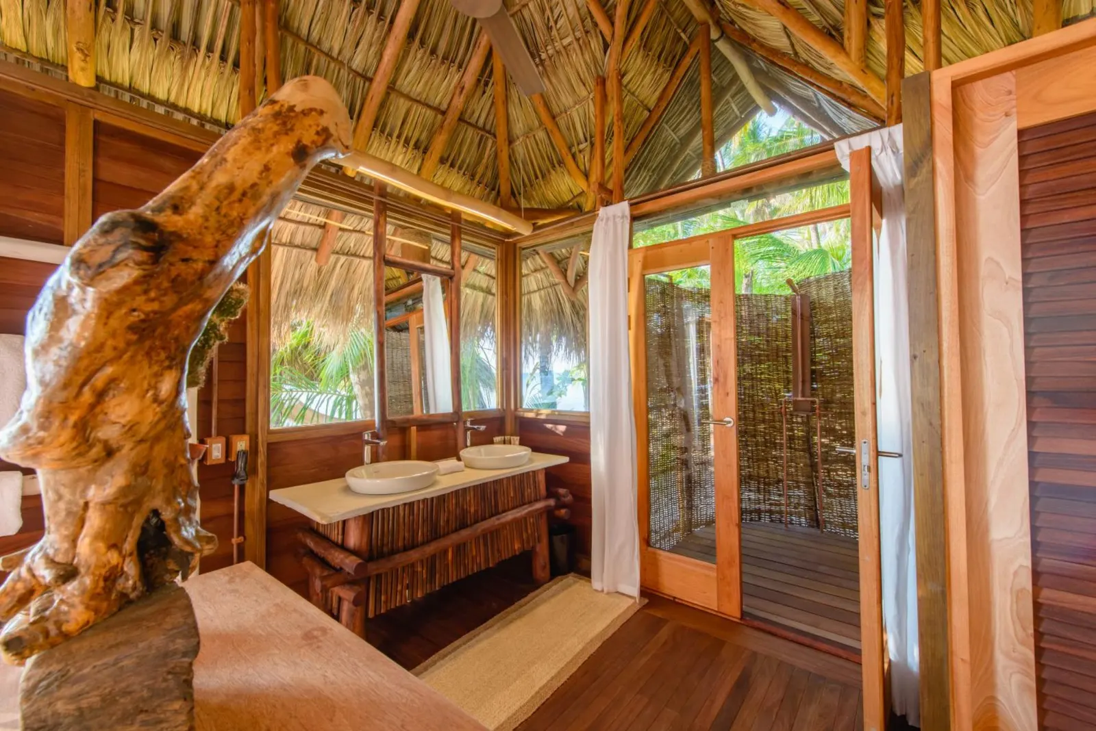 5-Bedroom Villa Sleeping 10, Pearl Lagoon, photo 17