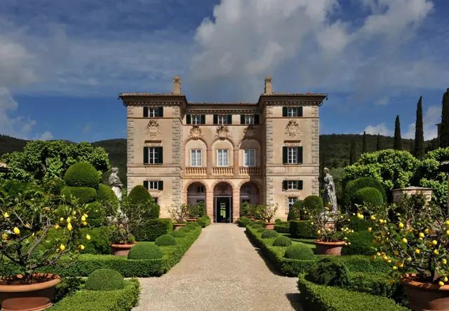 7 nopți la 13-Bedroom Villa Sleeping 25, Ancaiano