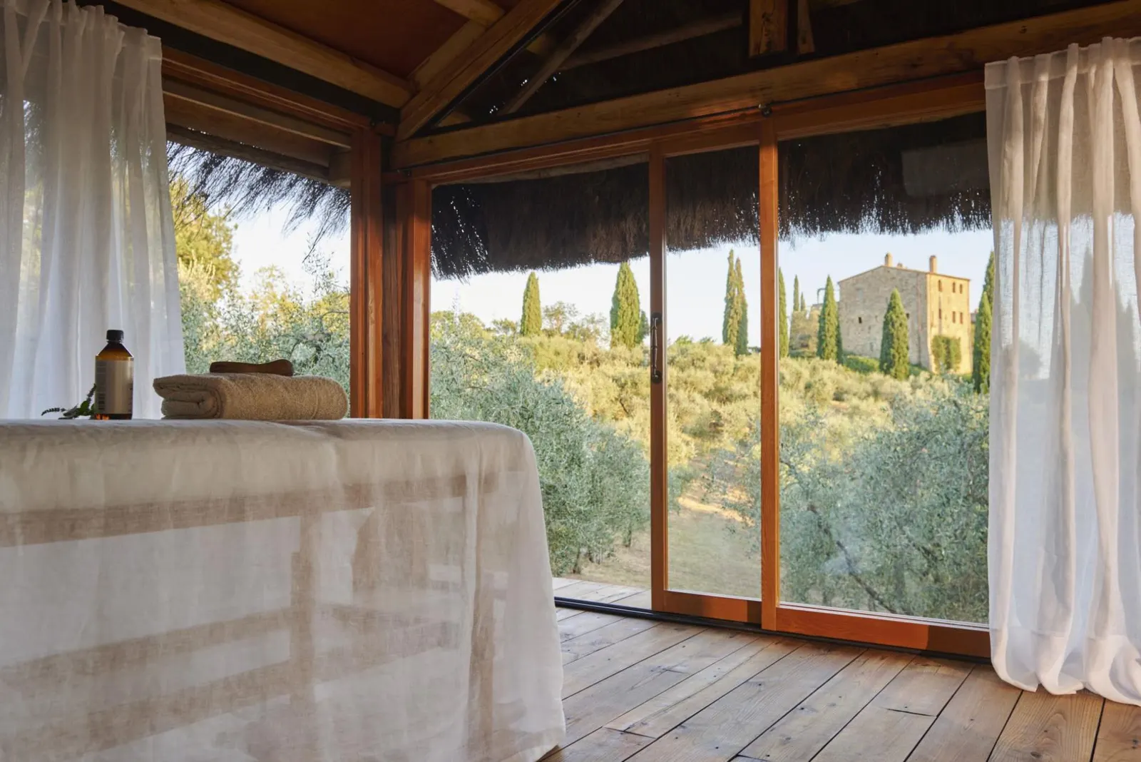 Vilă cu 12 dormitoare în Toscana, fotografia 42