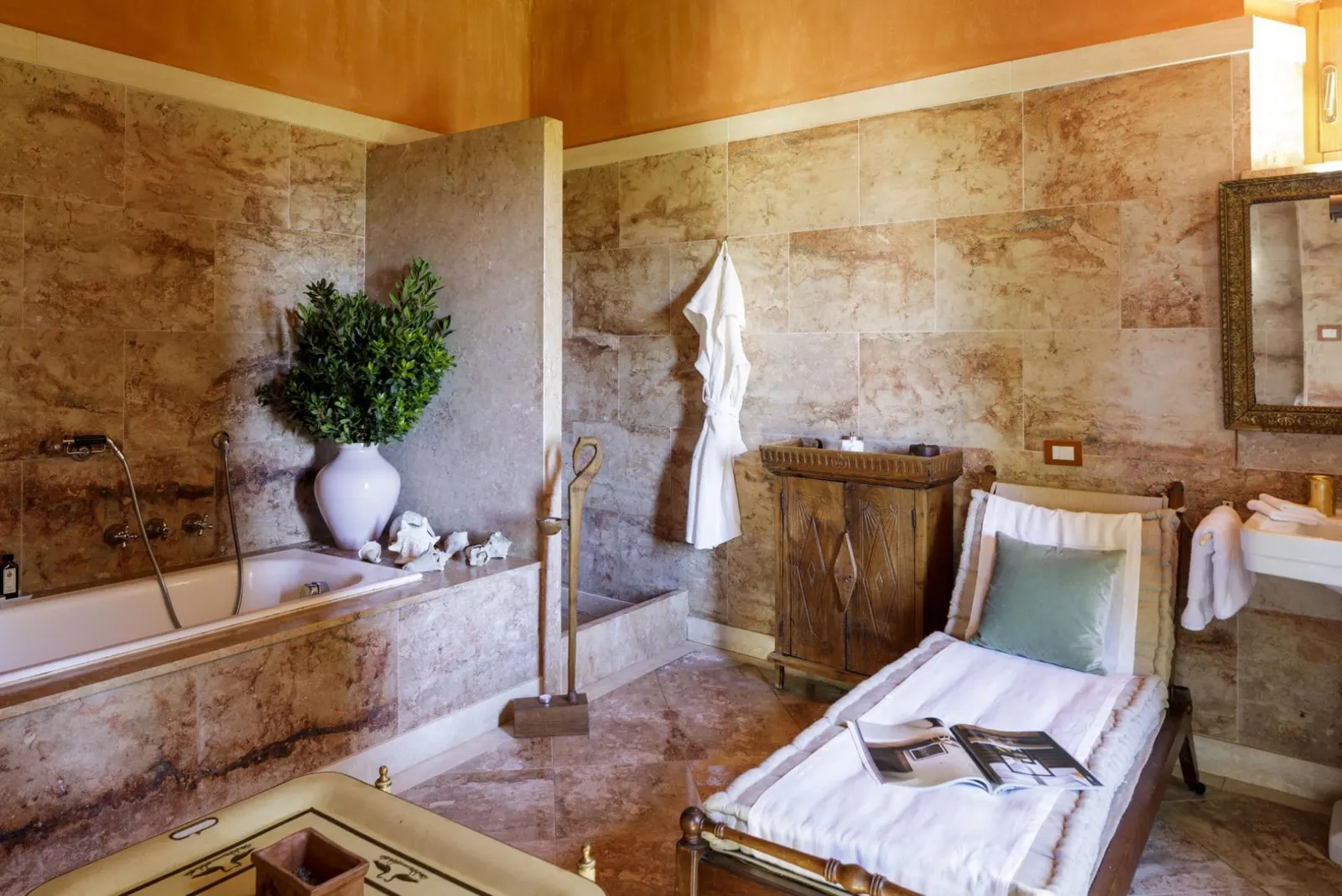 Vilă cu 12 dormitoare în Toscana, fotografia 35