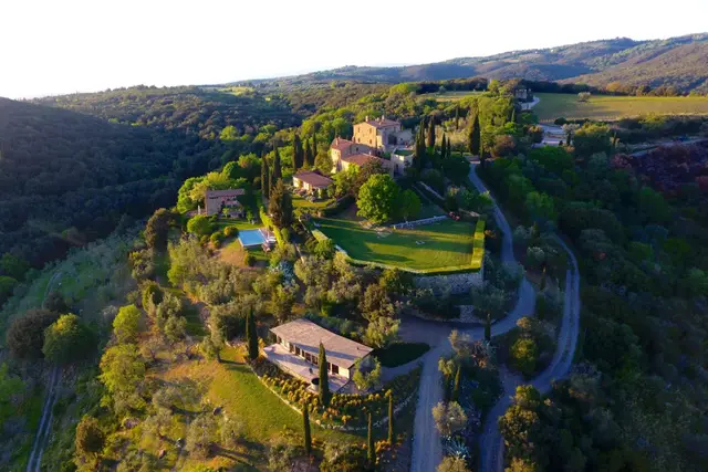 Vilă cu 12 dormitoare în Toscana