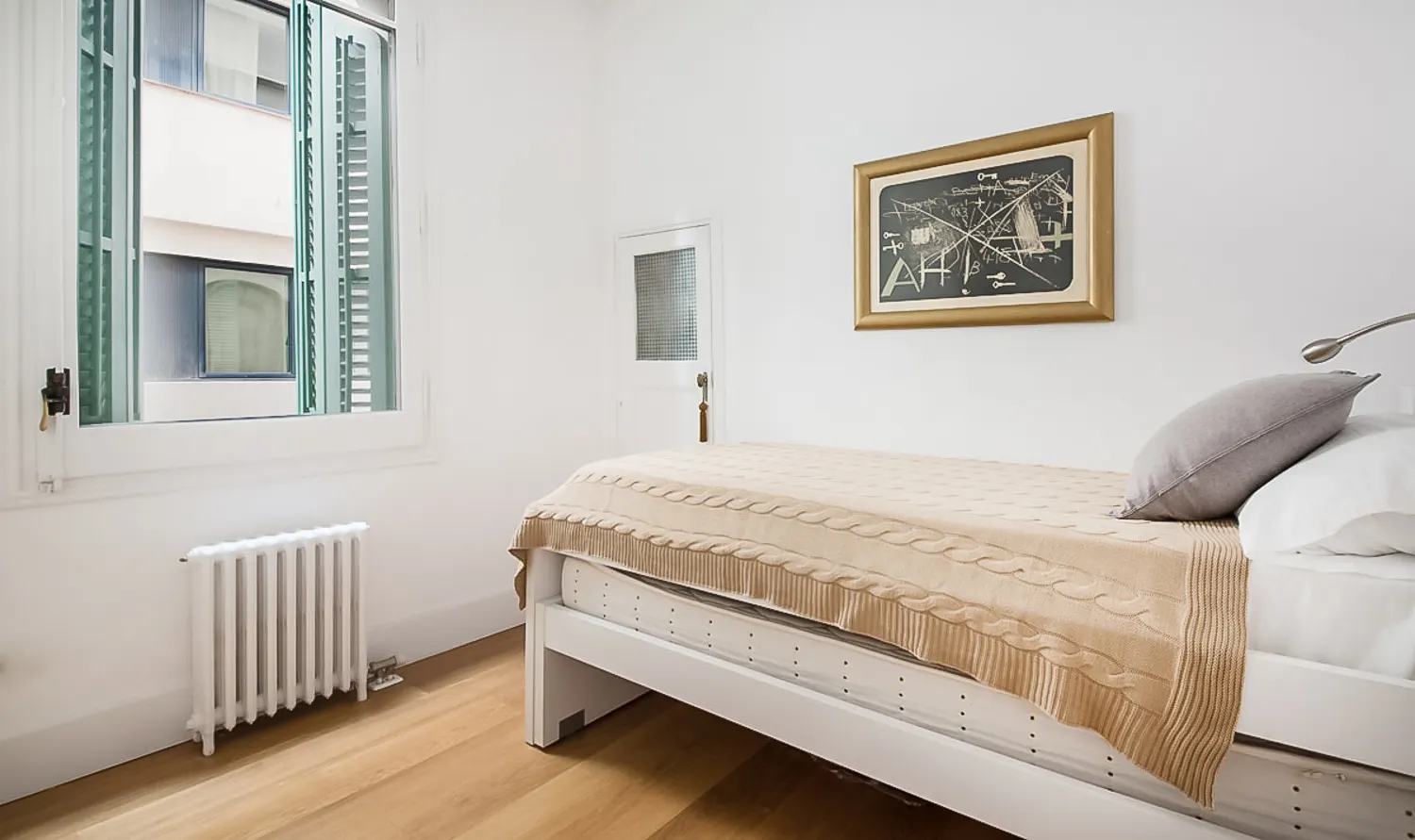 Vilă cu plajă și spa în Barcelona, fotografia 11