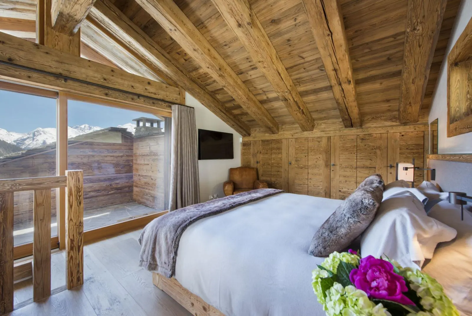 4-Bedroom Chalet with Heated pool, Sleeps 8, fotografia 10