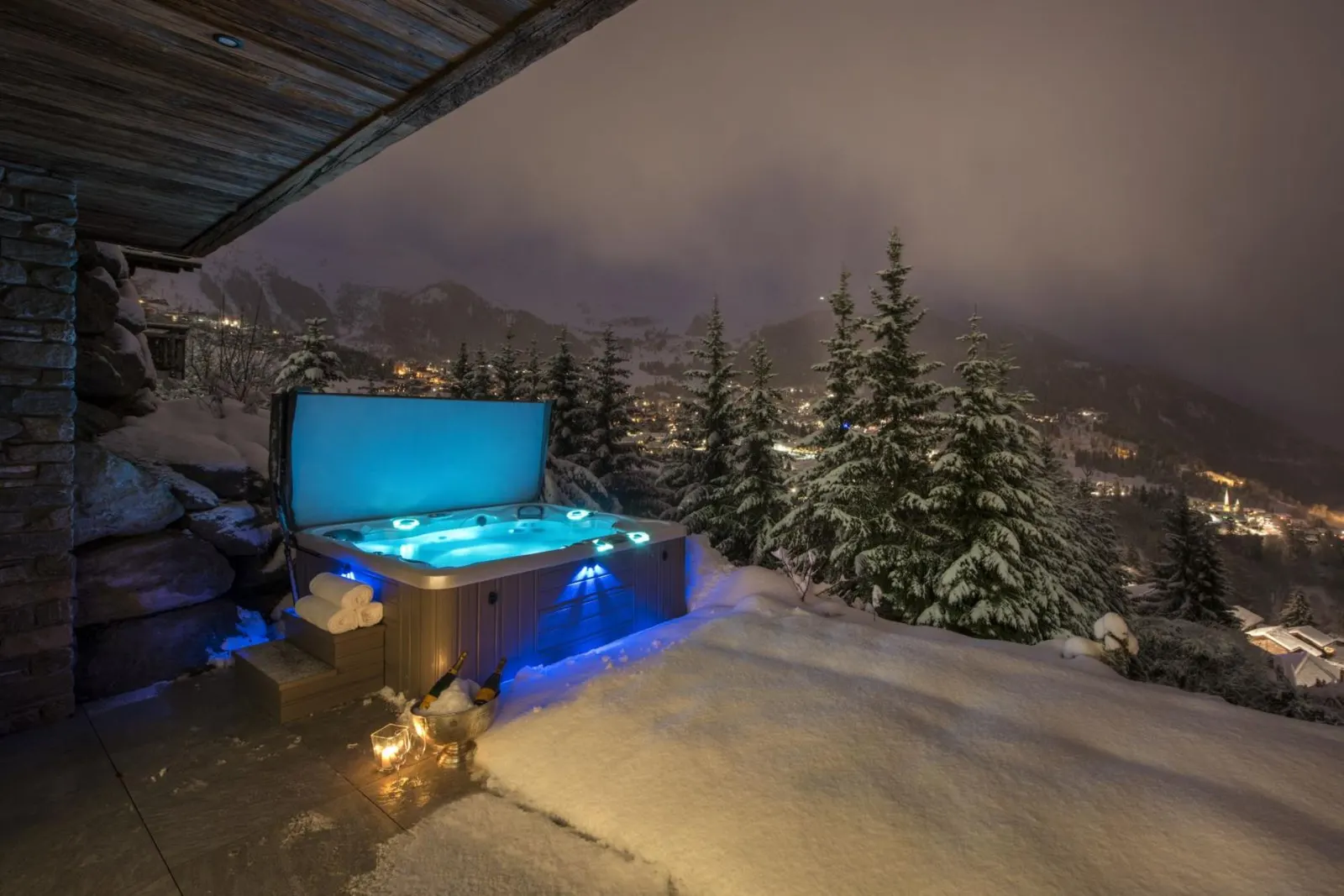 4-Bedroom Chalet with Heated pool, Sleeps 8, fotografia 2
