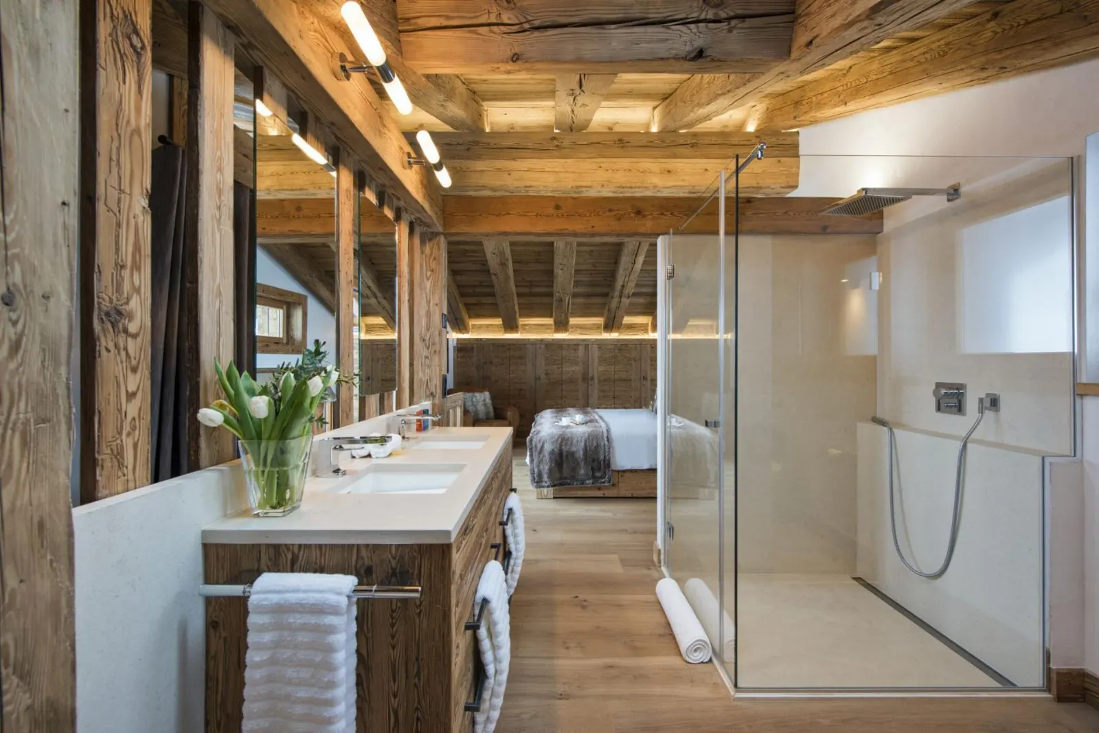 4-Bedroom Chalet with Heated pool, Sleeps 8, fotografia 14