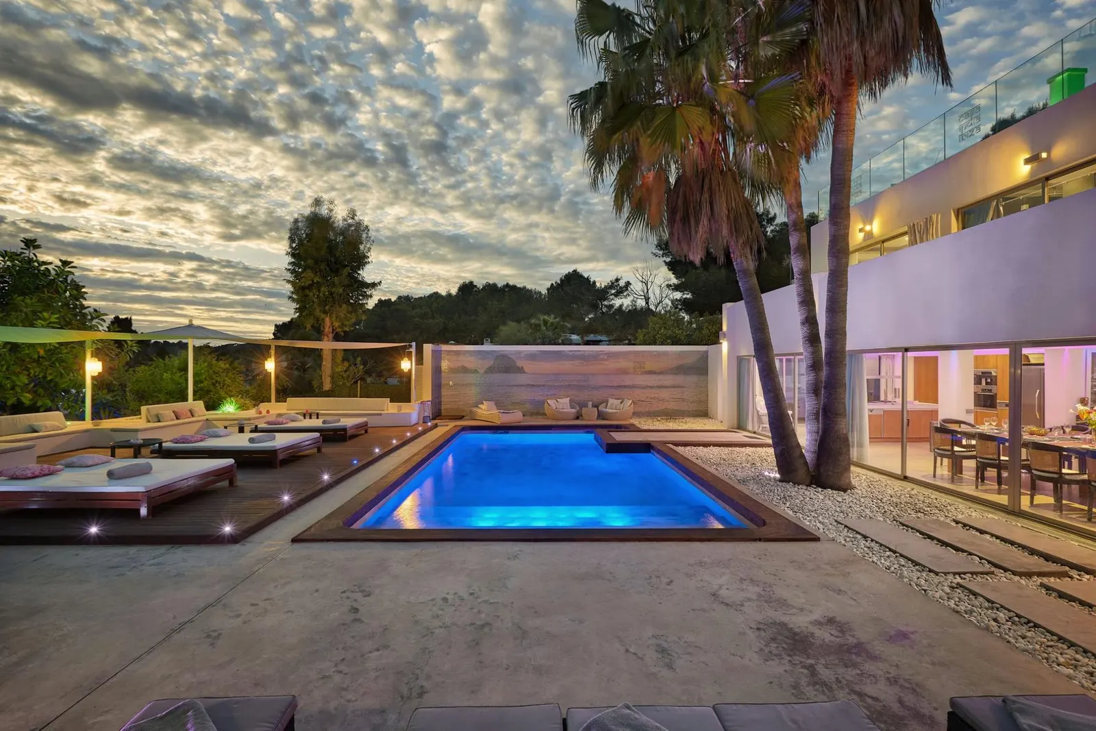 Villa for 12 Guests in Santa Eulària des Riu, photo 4
