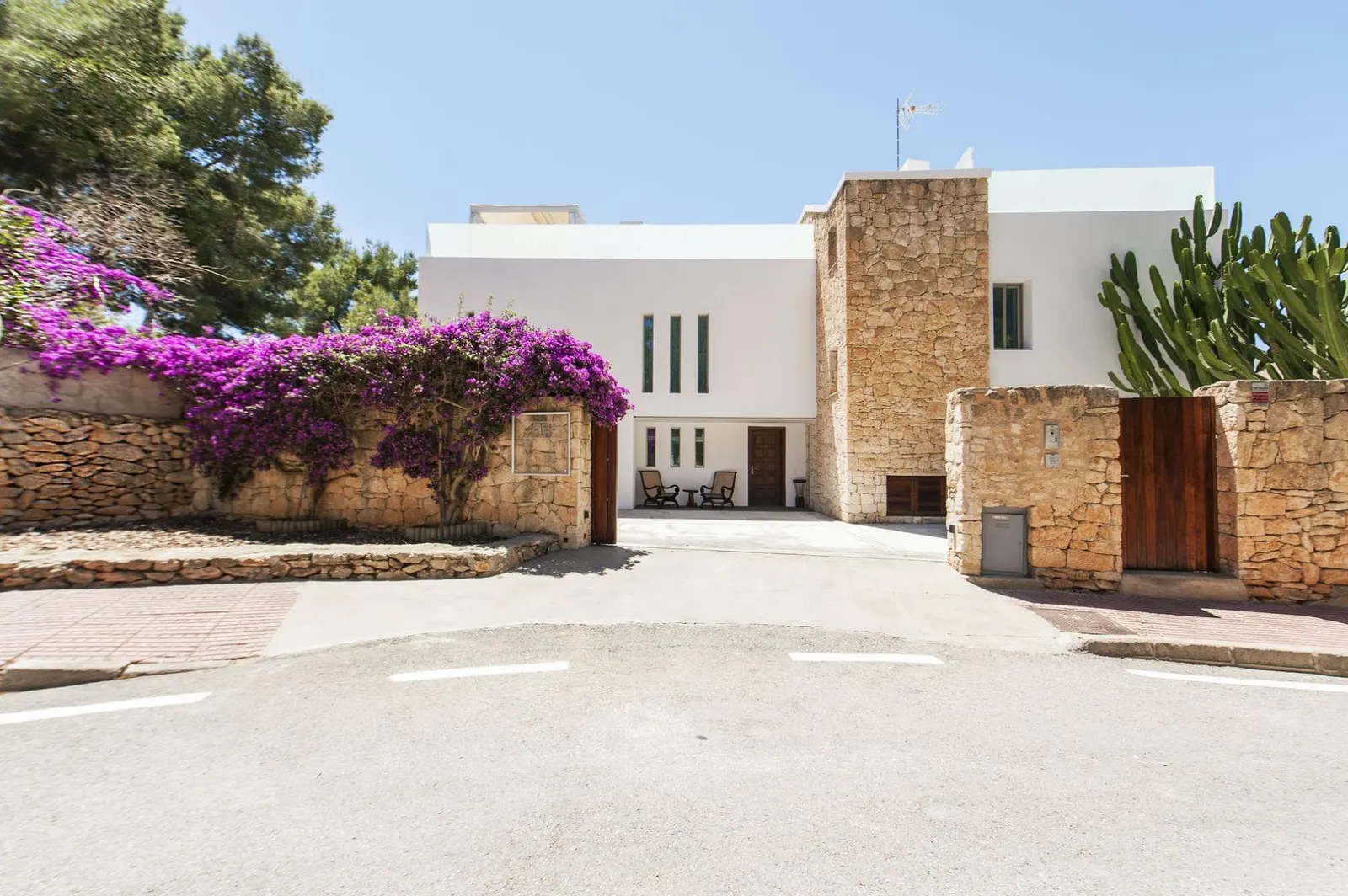 Villa for 12 Guests in Santa Eulària des Riu, photo 20
