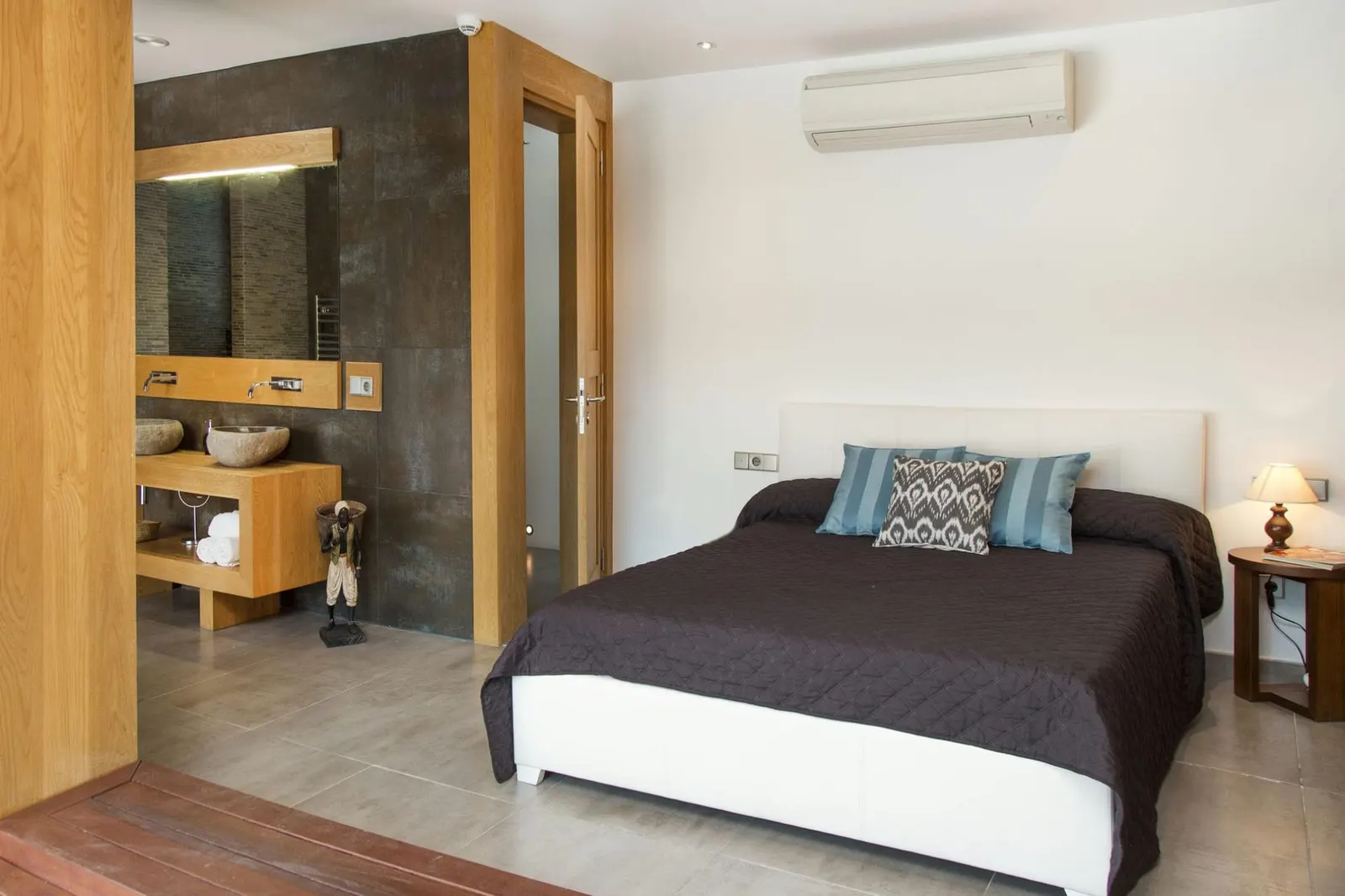 Villa for 12 Guests in Santa Eulària des Riu, photo 26