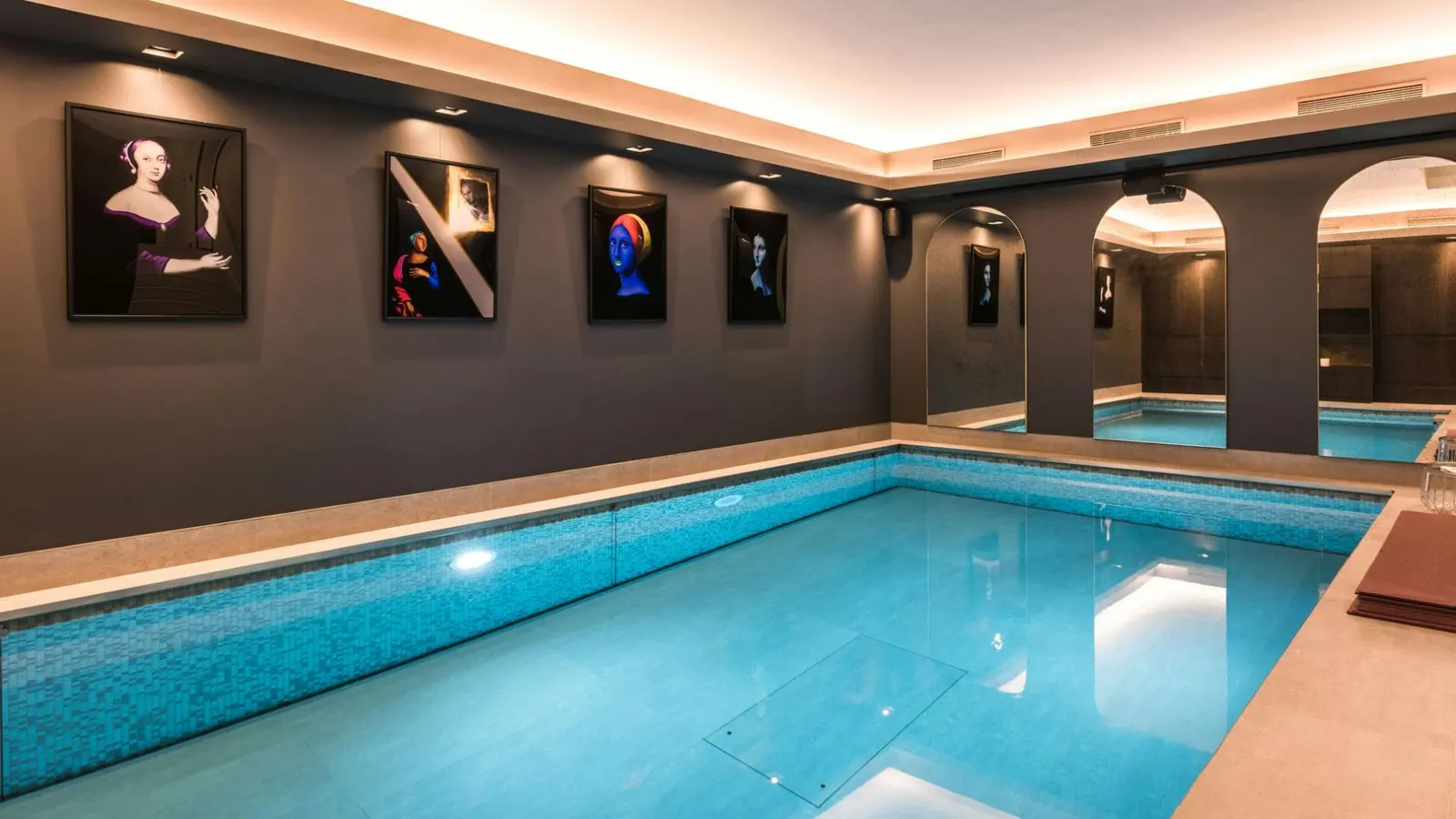 Vilă cu 5 dormitoare și piscină încălzită, Paris, fotografia 26