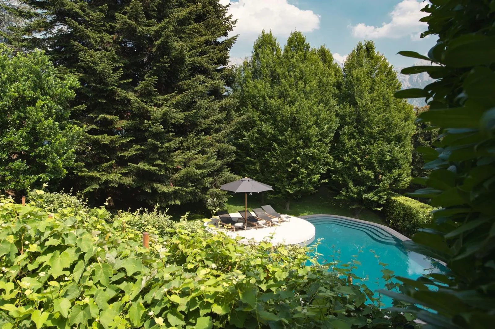 Vilă cu 8 dormitoare și piscină încălzită, Civenna, fotografia 3