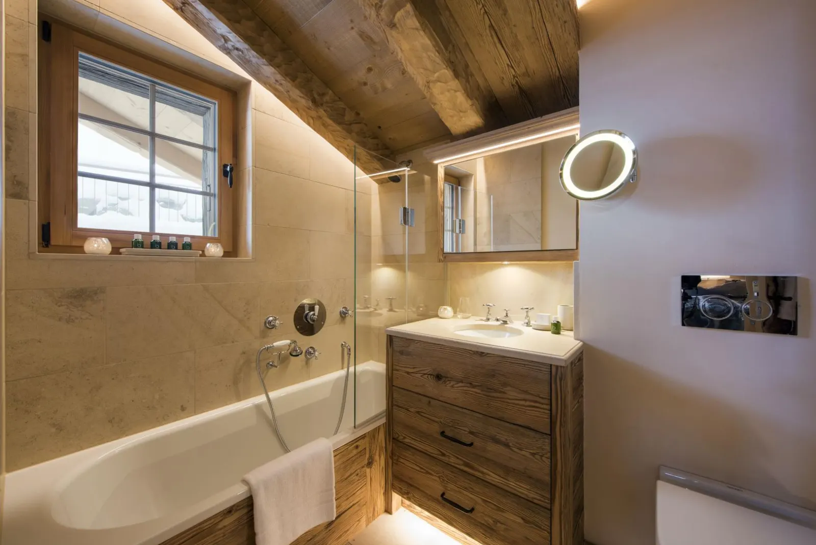 9-Bed Chalet with Heated pool, Verbier, fotografia 36
