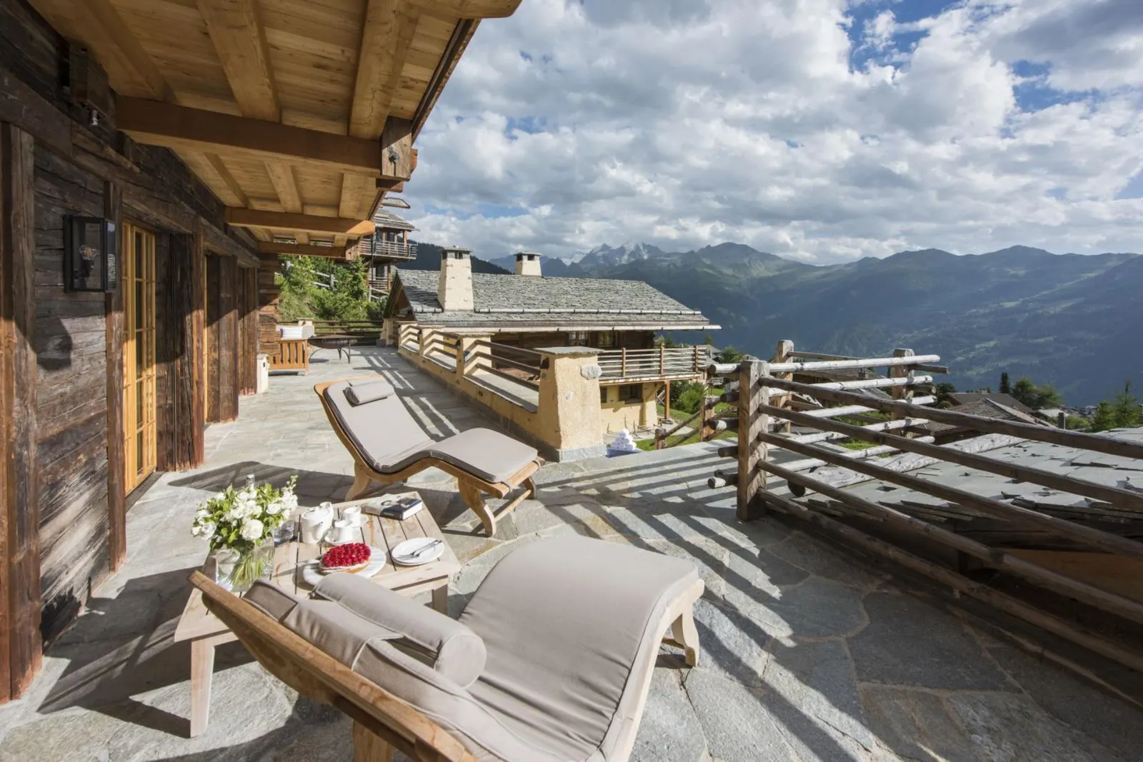 7 nopți la 9-Bed Chalet with Heated pool, Verbier, fotografia 9