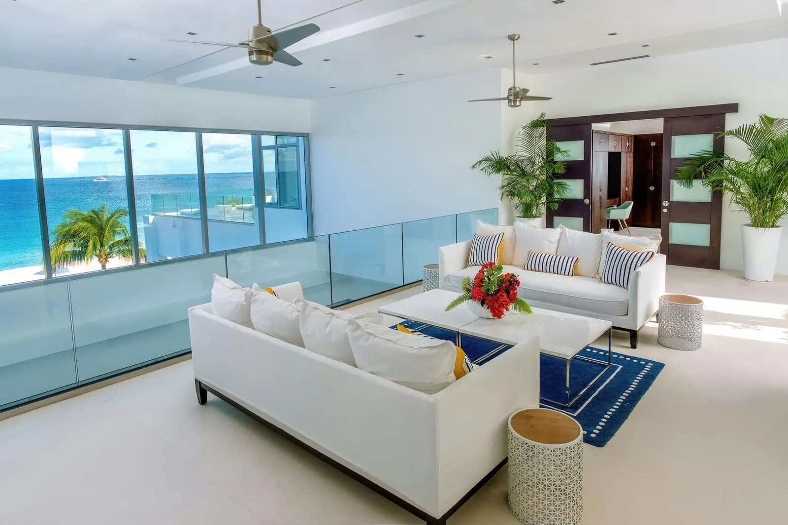 7 nopți la Villa with Swimming pool in Long Bay Village, fotografia 12