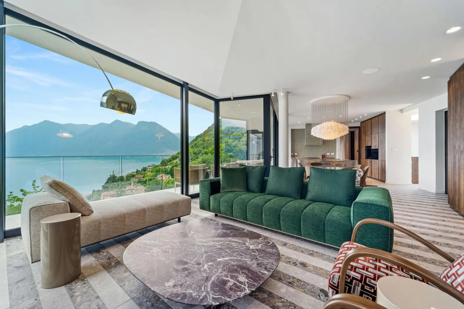Vilă cu piscină în Sala Comacina, fotografia 12