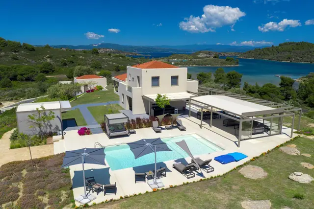 Vilă cu piscină în Unitatea Municipală Sithonia
