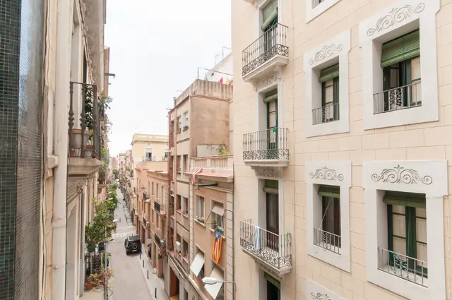 2-Bed Apartment with Spa, Barcelona