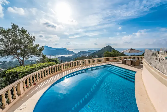 7 nopți la Villa for 10 Guests in Andratx