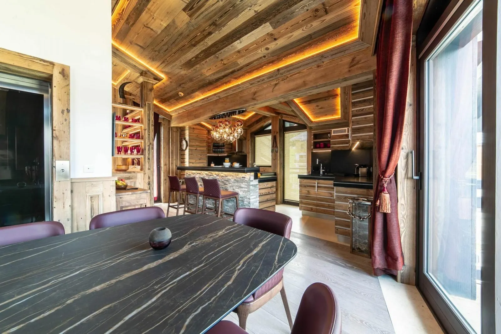 Chalet cu 5 dormitoare și jacuzzi, până la 12 persoane, fotografia 15