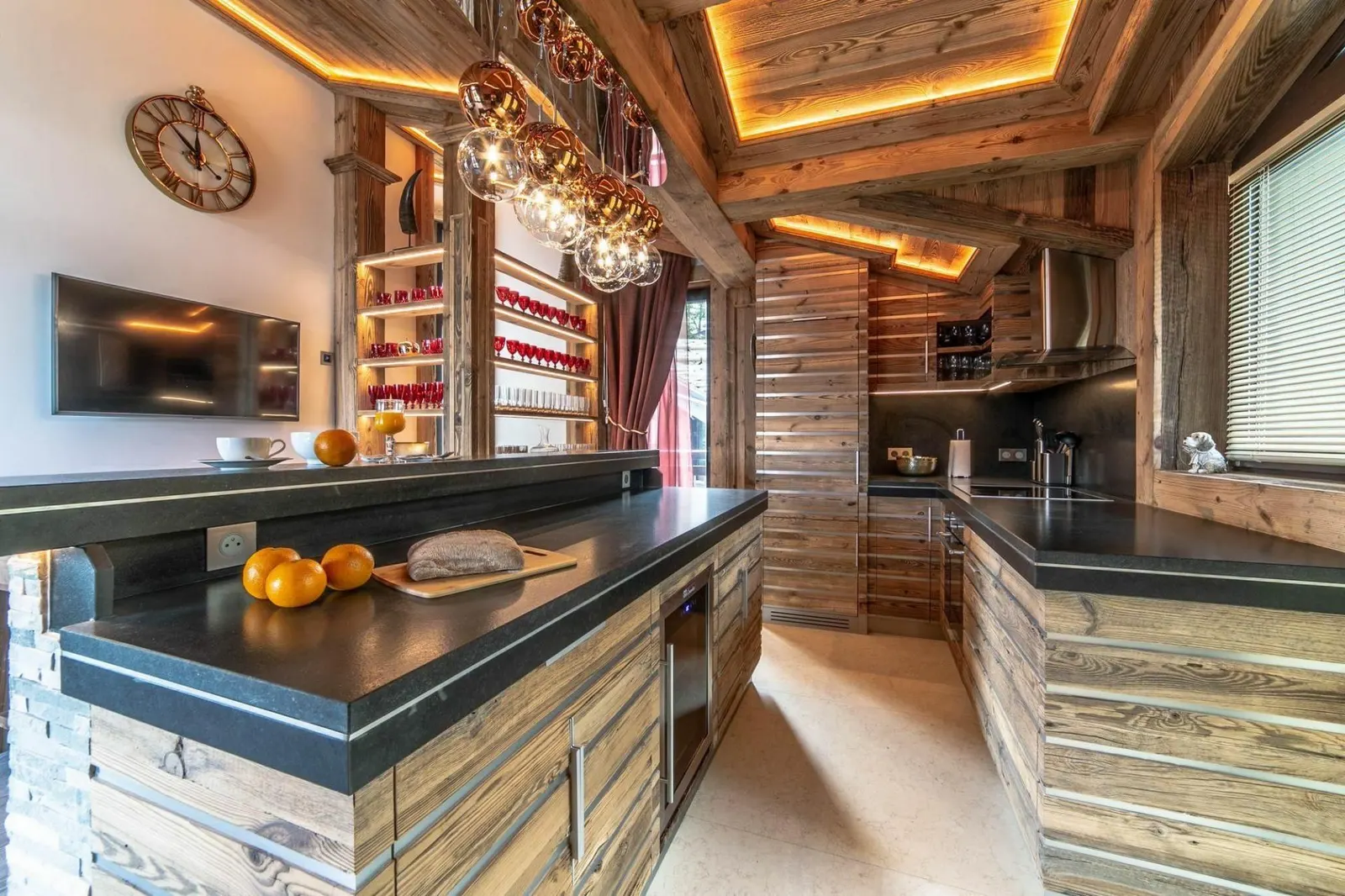 Chalet cu 5 dormitoare și jacuzzi, până la 12 persoane, fotografia 17