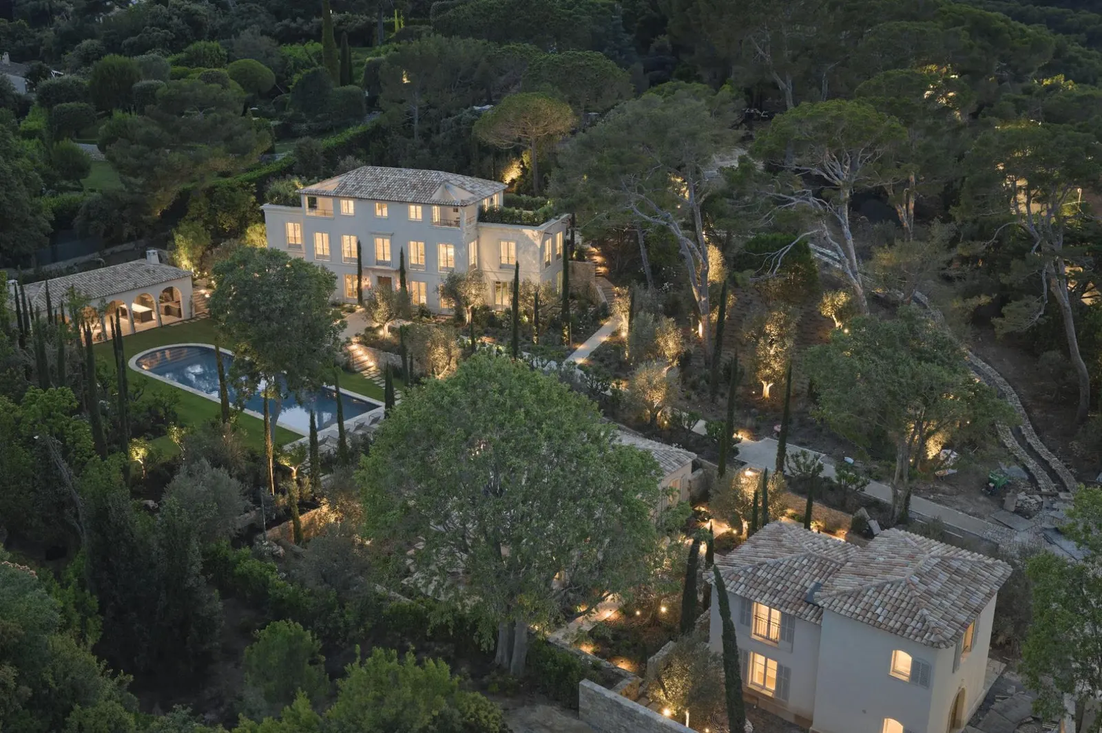 Vilă cu piscină încălzită în Antibes, fotografia 31