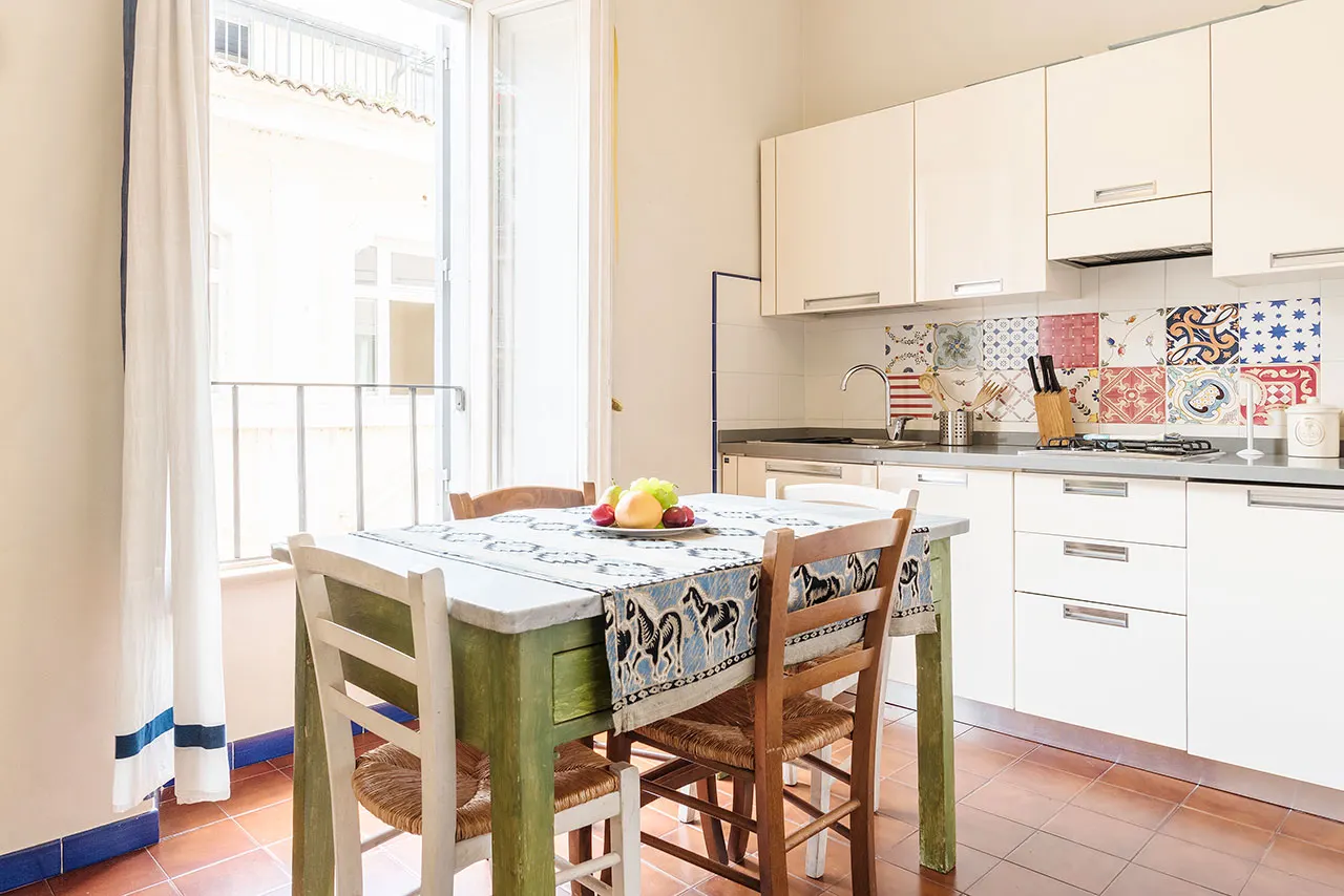 2-Bed Apartment with Spa, Rome, photo 14