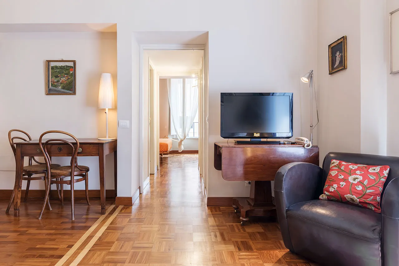 2-Bed Apartment with Spa, Rome, photo 18