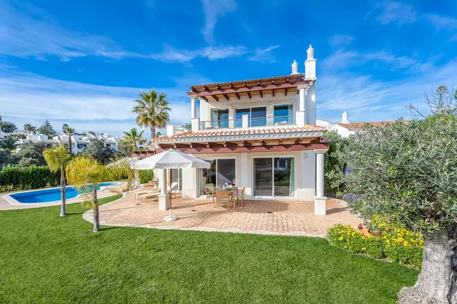 Vilă cu 2 dormitoare și piscină, Porches, Faro