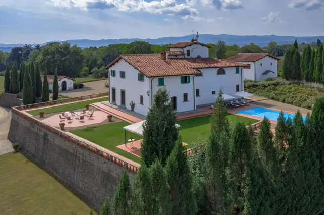 Vilă cu 10 dormitoare și piscină, Reggello