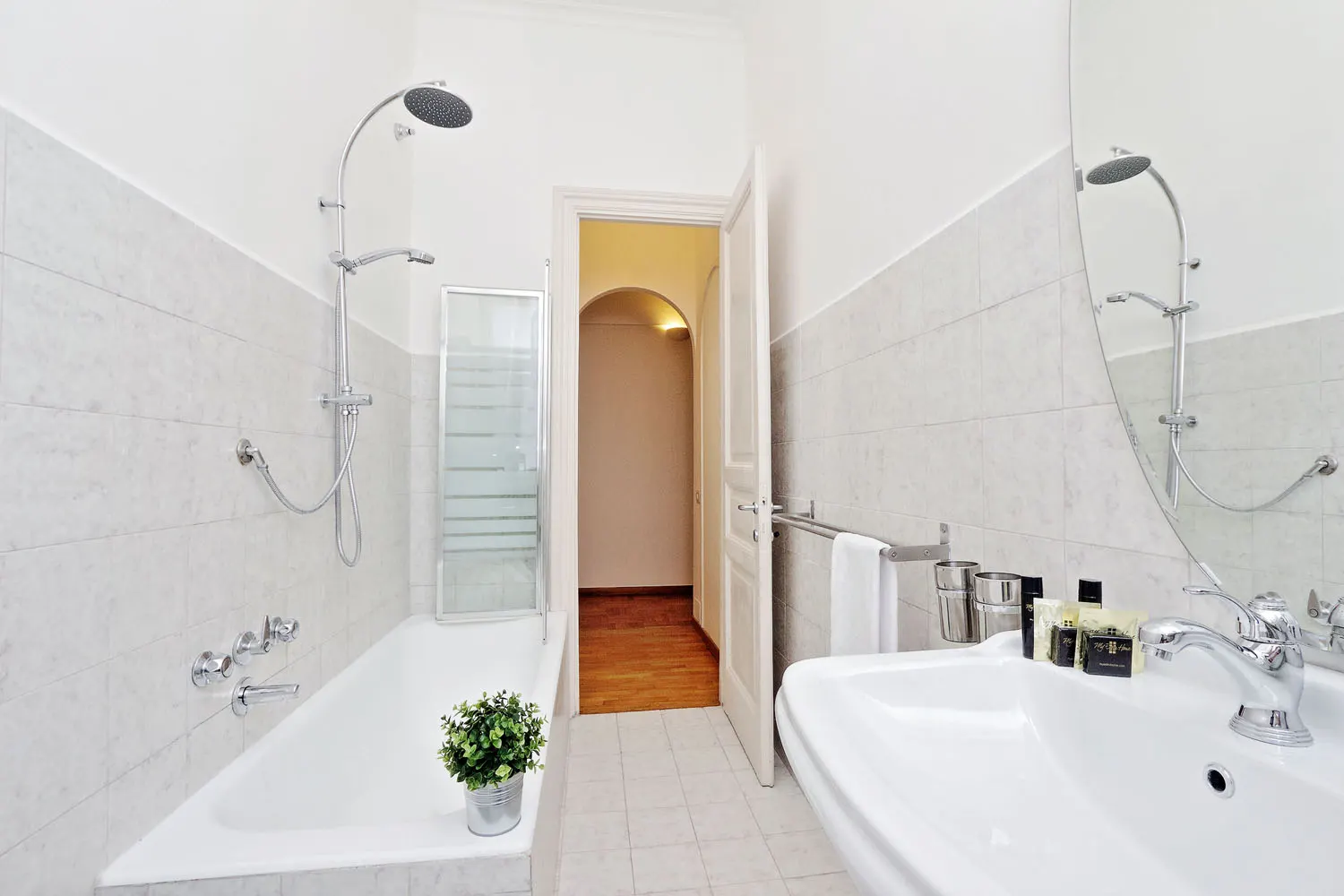 Apartament pentru 6 persoane în Roma, fotografia 19