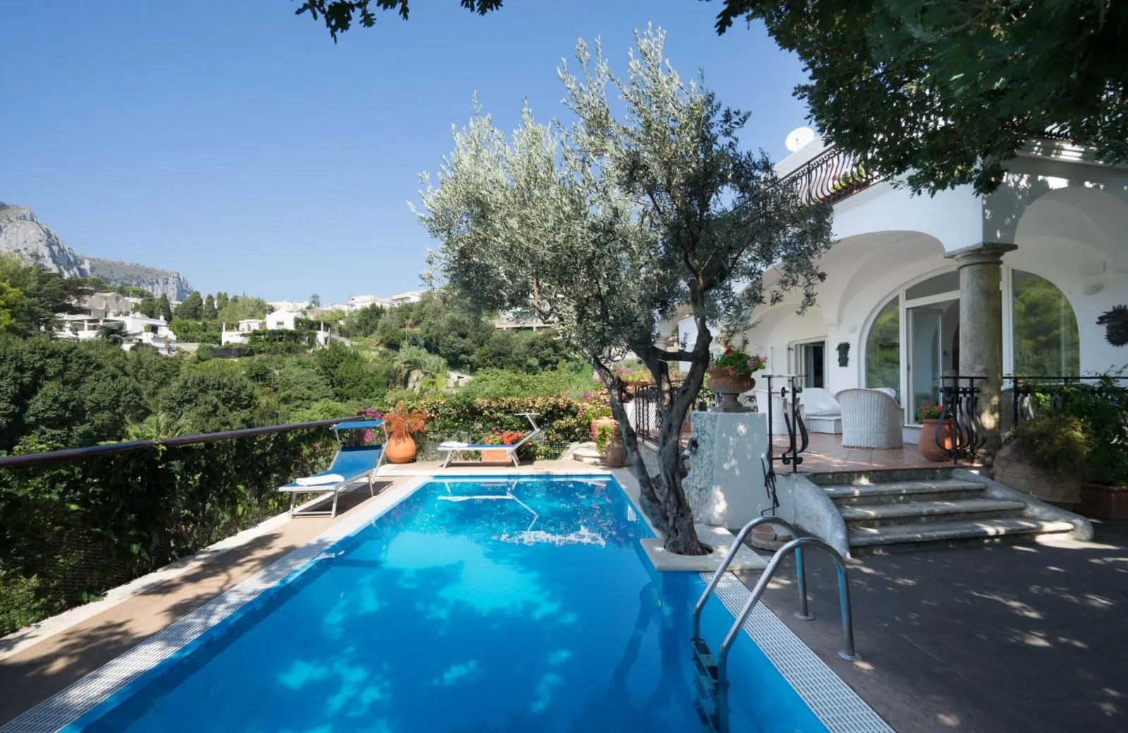 Vilă cu 8 dormitoare în Capri, fotografia 2
