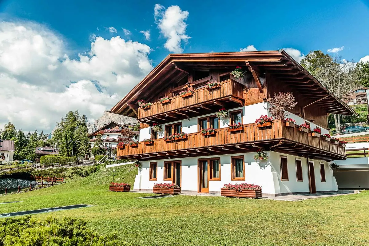 Vilă cu 4 dormitoare și piscină interioară, Cortina d'Ampezzo, Belluno, fotografia 3