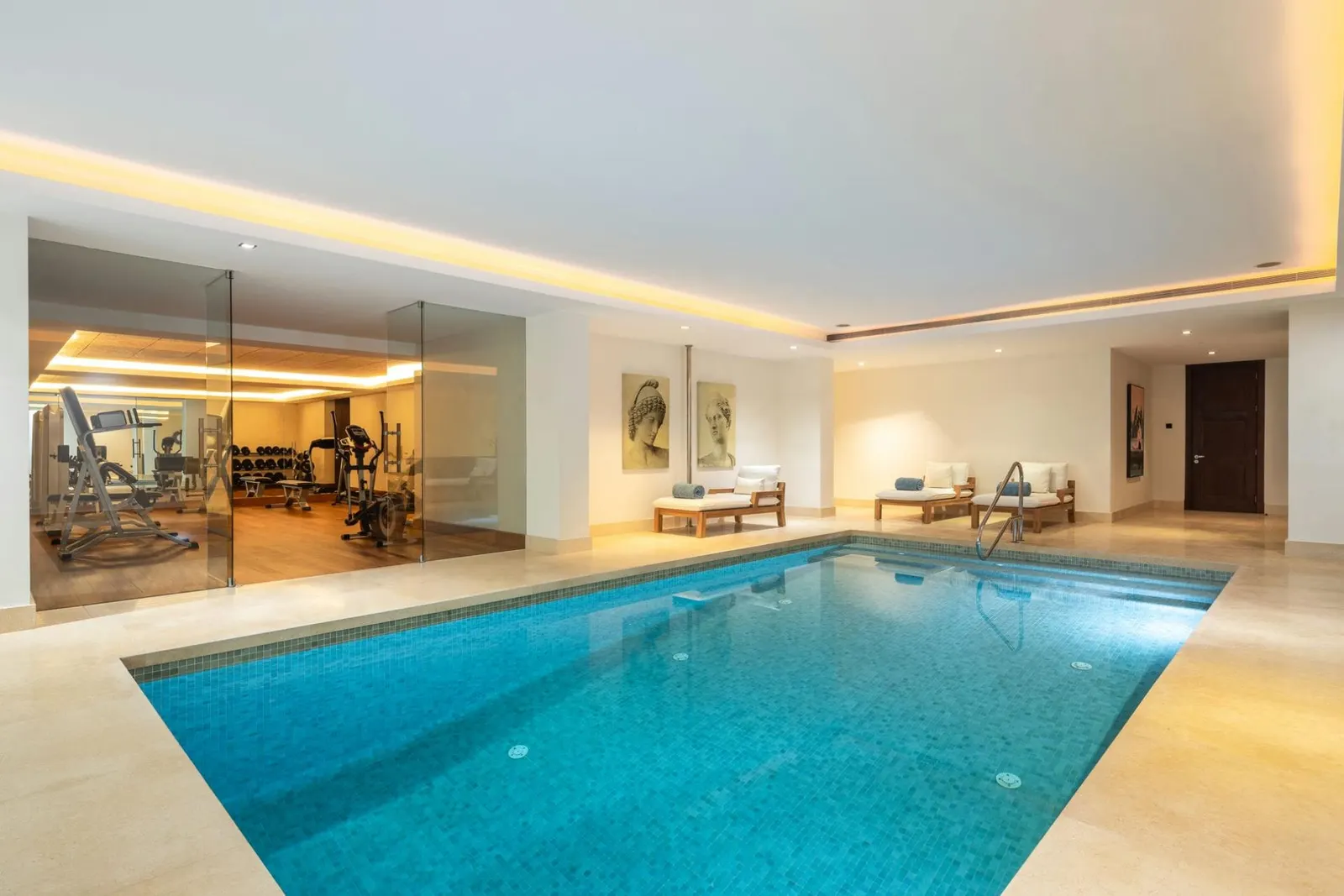 Vilă cu piscină încălzită în Marbella, fotografia 34
