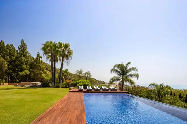 Vilă cu piscină încălzită în Marbella