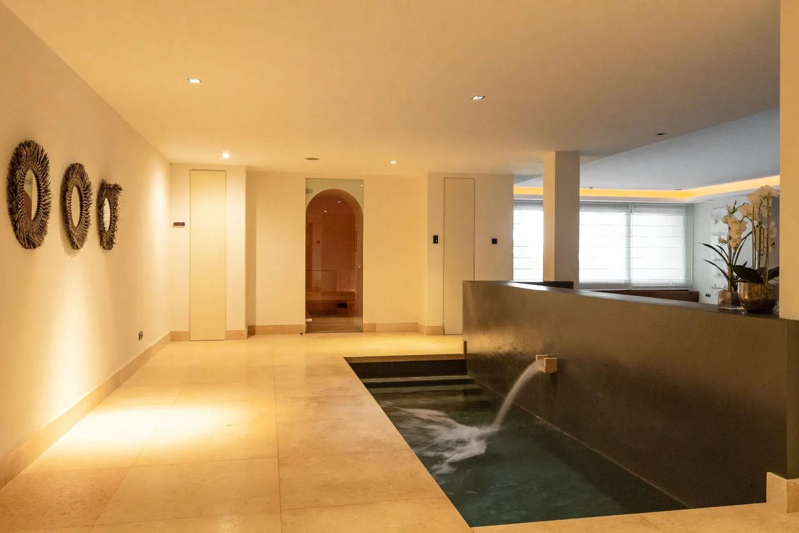 Vilă cu piscină încălzită în Marbella, fotografia 35