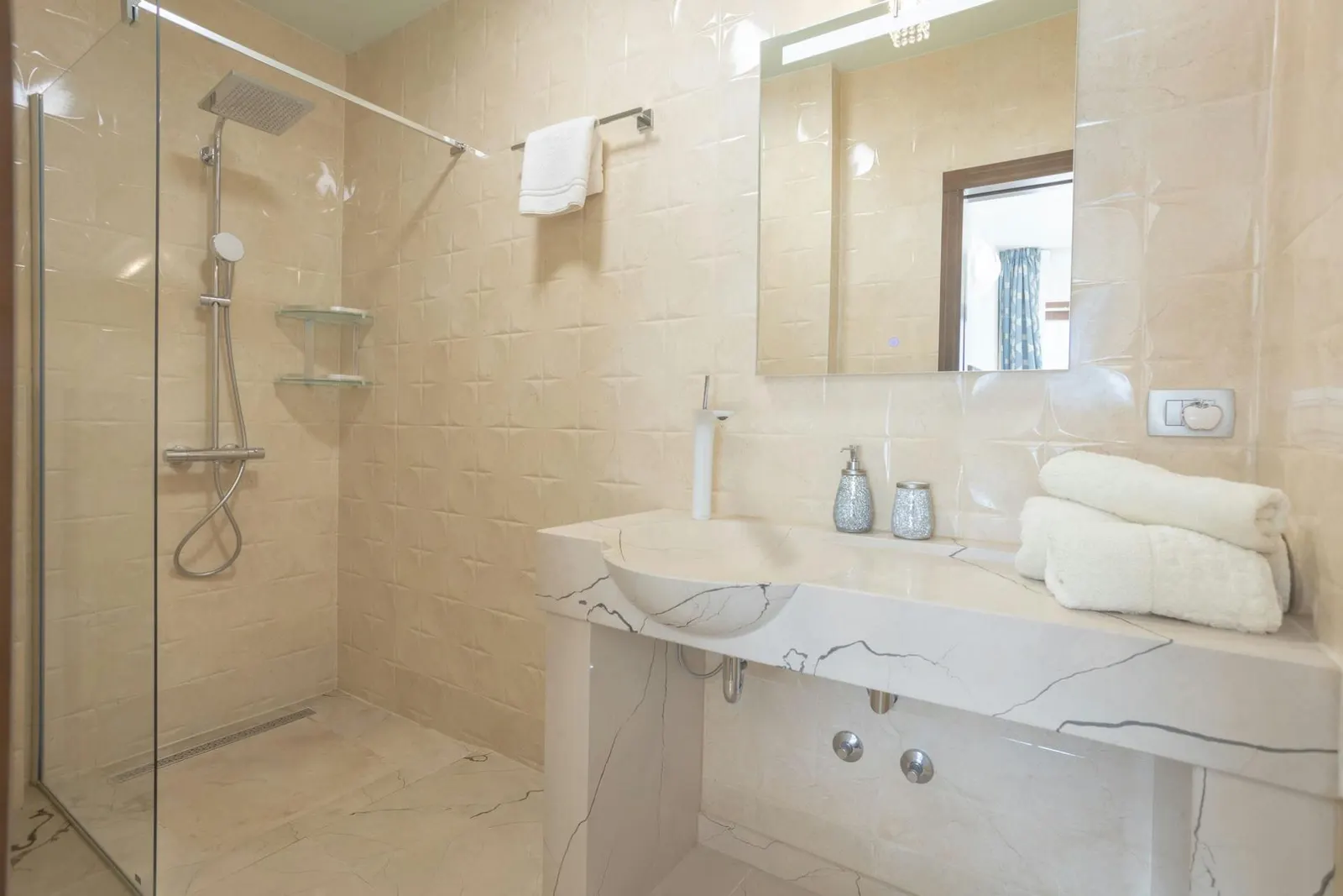 Vilă cu 4 dormitoare și piscină, capacitate 8 persoane, fotografia 20