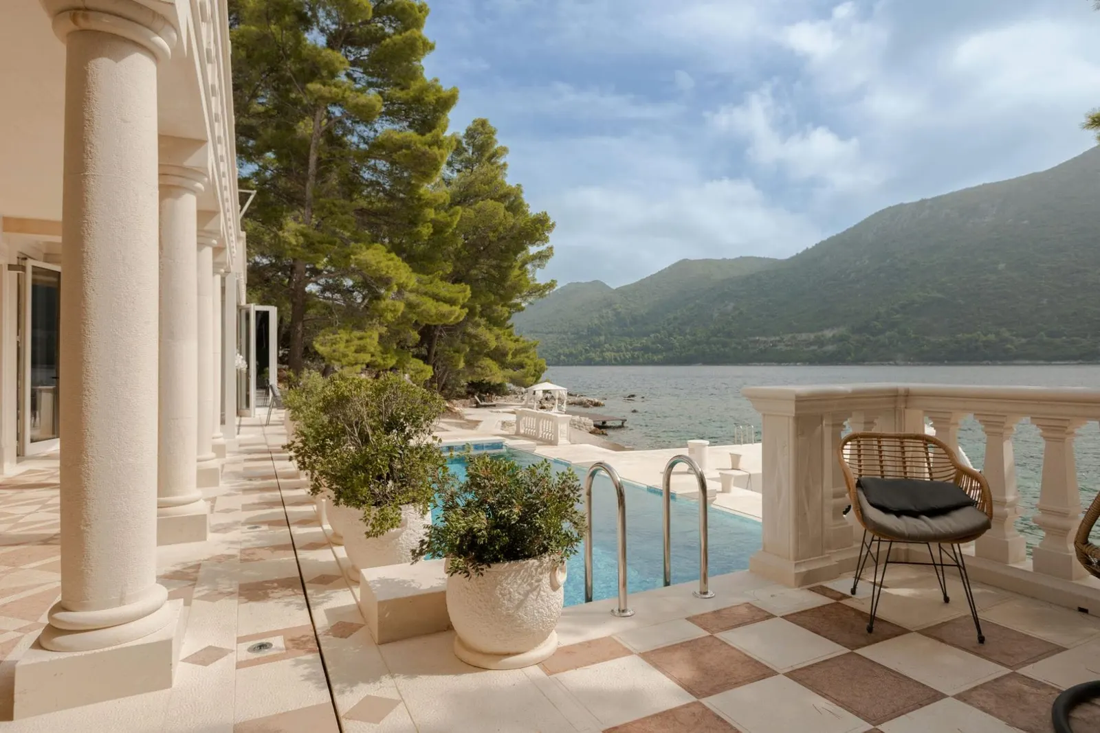 Vilă cu 4 dormitoare și piscină, capacitate 8 persoane, fotografia 4