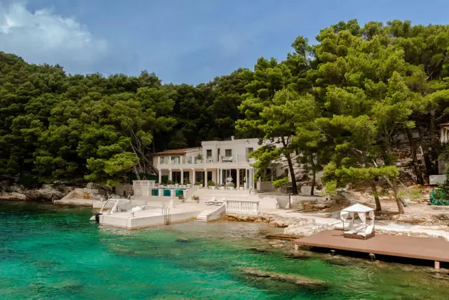 4-Bedroom Villa with Swimming pool, Sleeps 8