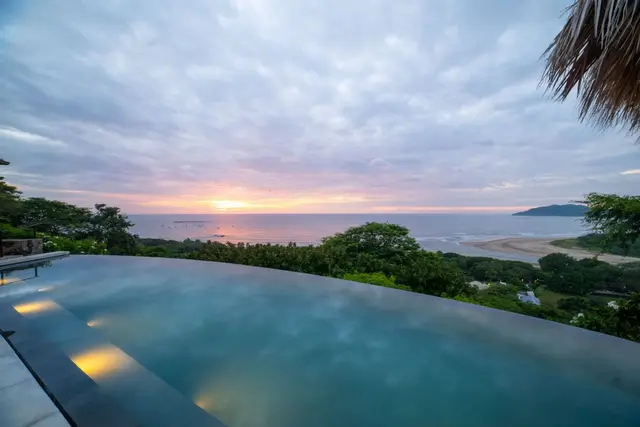 6-Bedroom Villa in Santa Cruz