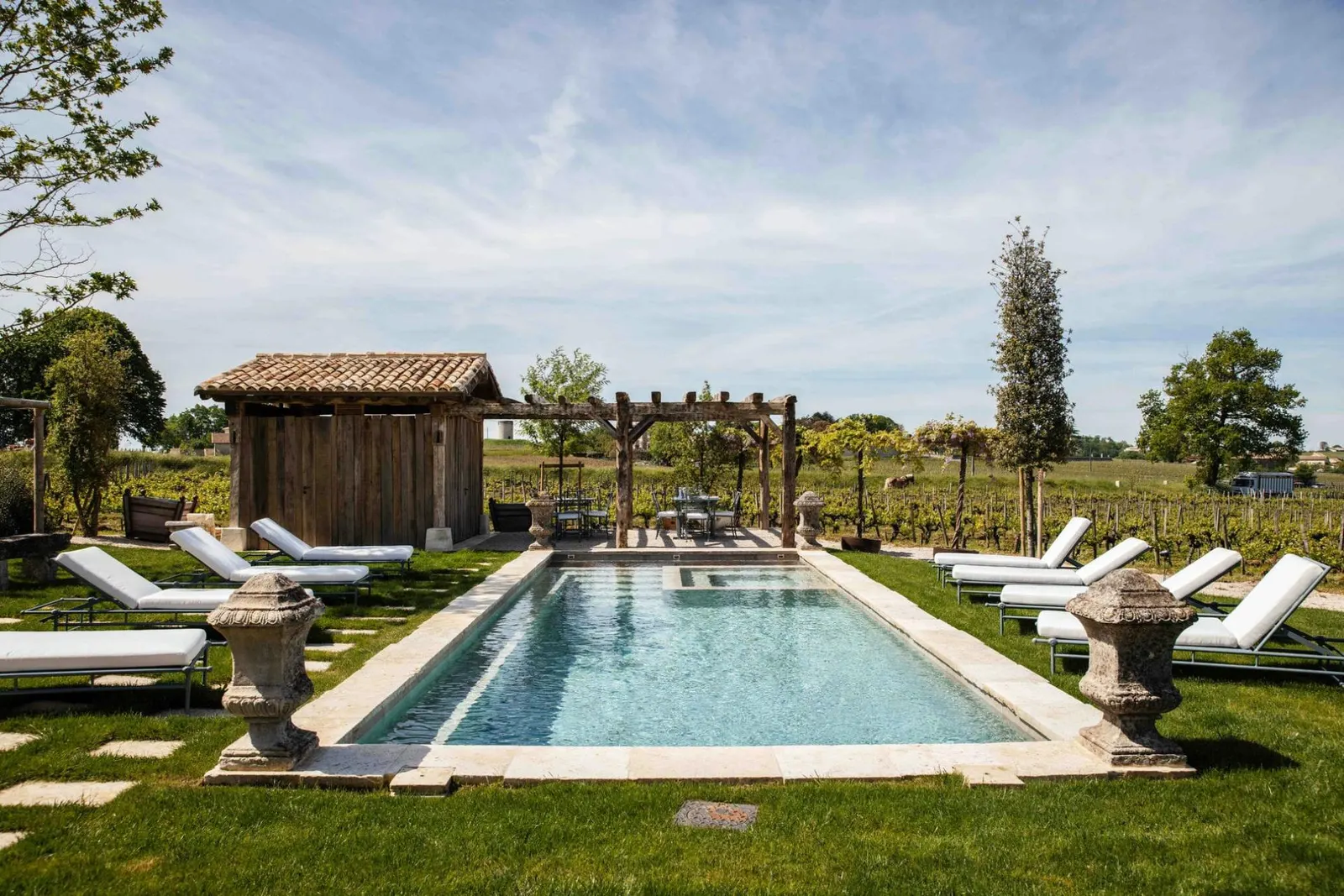 Vilă cu piscină încălzită în Saint-Christophe-des-Bardes, fotografia 2