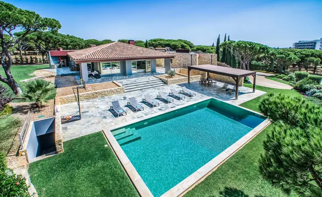 Vilă cu 4 dormitoare și piscină, Vilamoura
