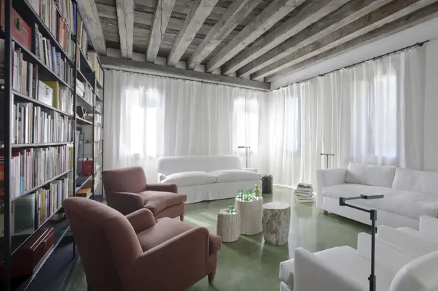 6-Bedroom House in Venezia