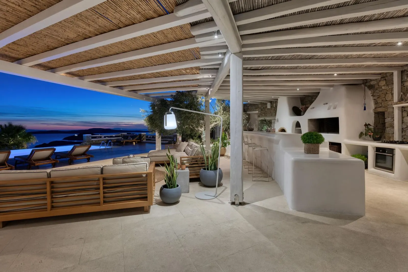 5-Bedroom Villa in Psarou, photo 8