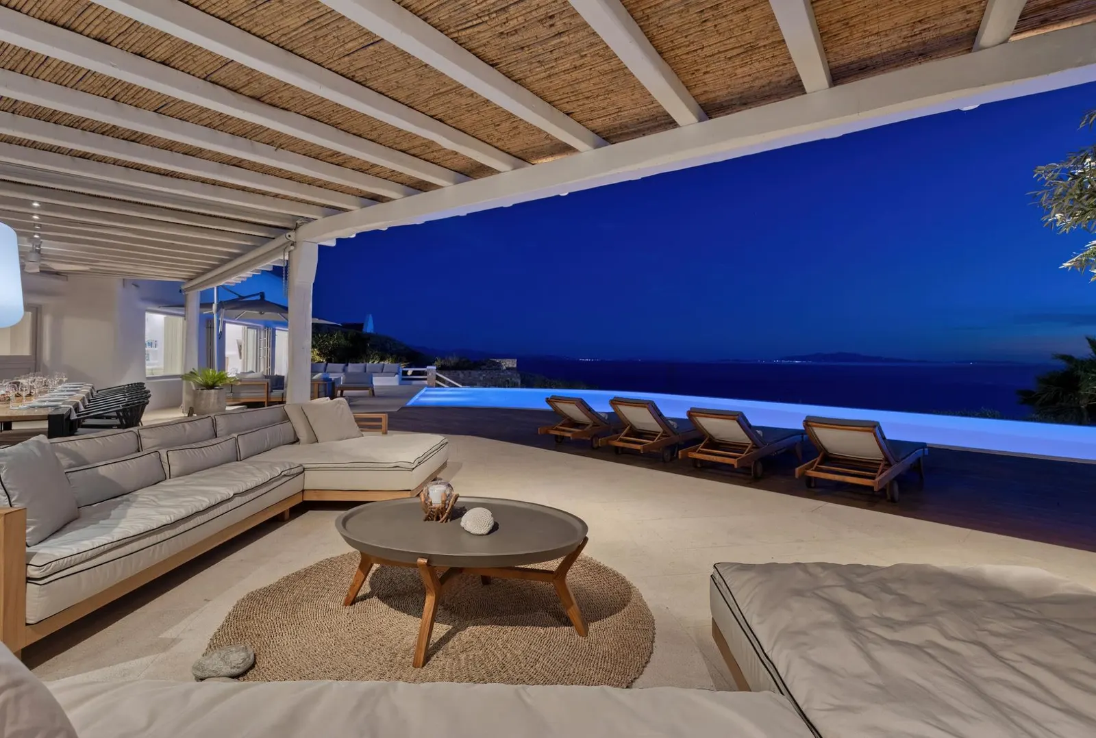 5-Bedroom Villa in Psarou, photo 6