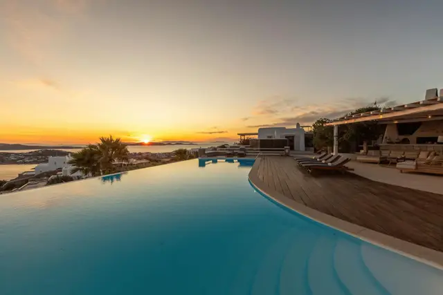 5-Bedroom Villa in Psarou
