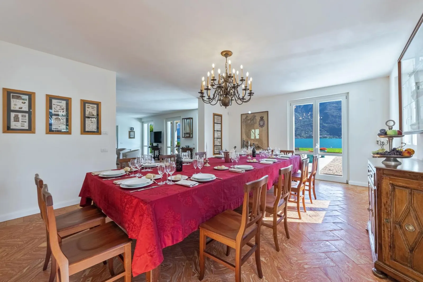 7 nopți la 7-Bedroom Villa with Heated pool, Pianello del Lario, Lombardia, fotografia 12